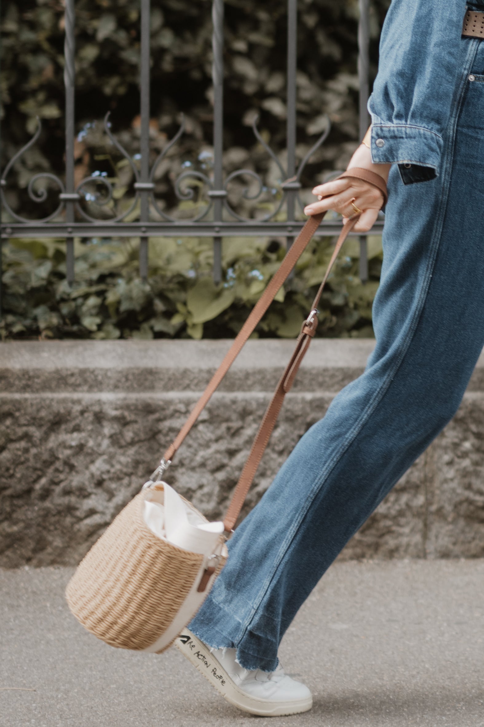 Straw Bucket Gaia