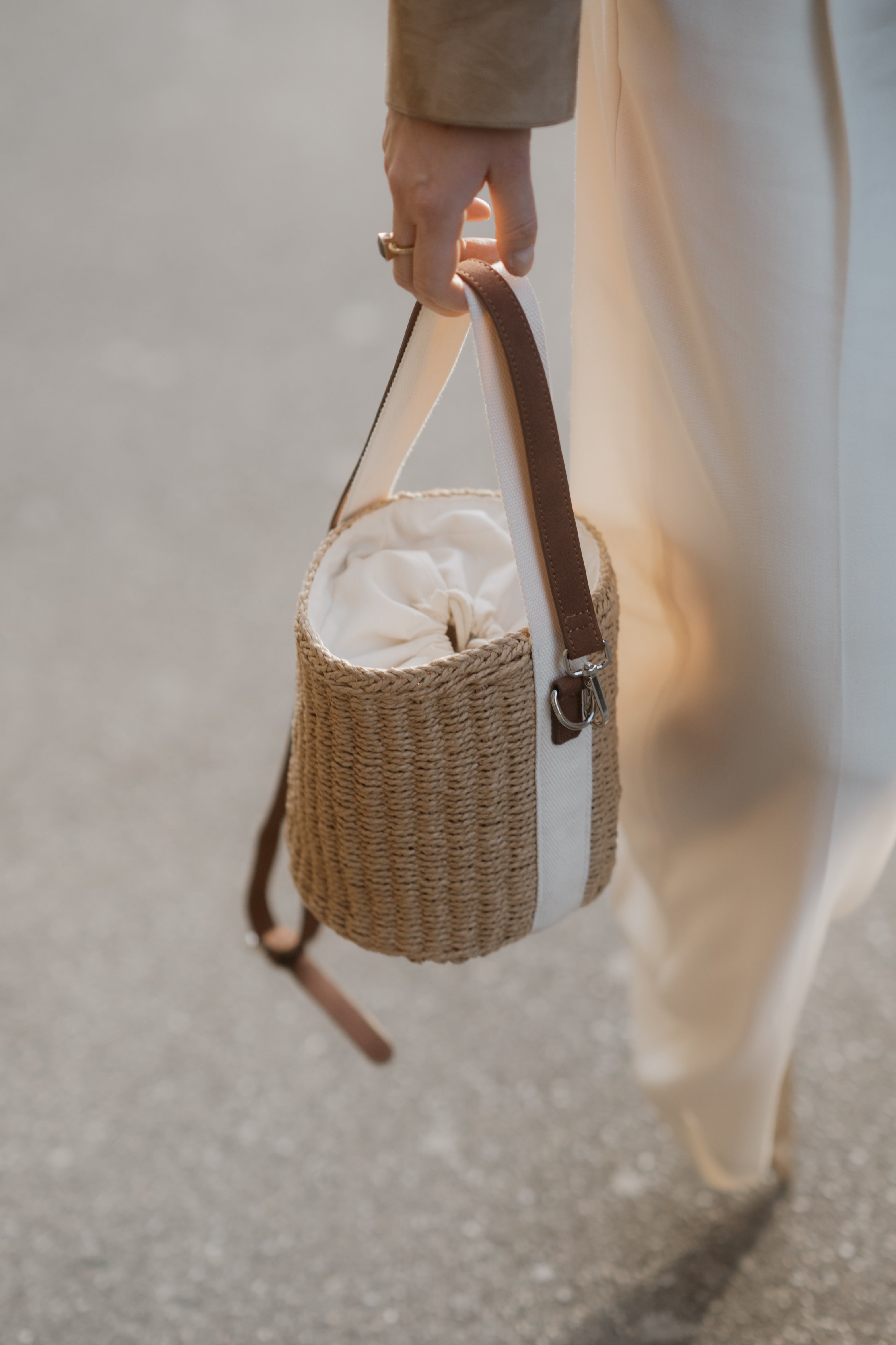 Straw Bucket Gaia